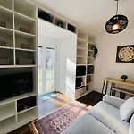 Appartement Modern Comfort Within Ancient Streets Lissabon