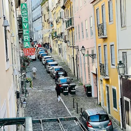 Appartement Modern Comfort Within Ancient Streets Lissabon