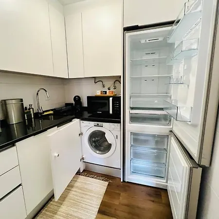 Apartment Modern Comfort Within Ancient Streets Lisbon